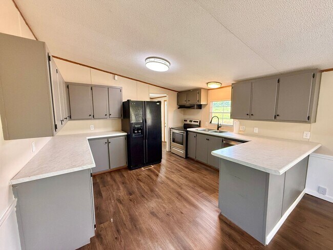 Building Photo - 2948 Ellejoy Rd