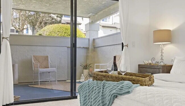 Building Photo - charming one-bedroom, one-bath retreat nestled in a serene beachside community