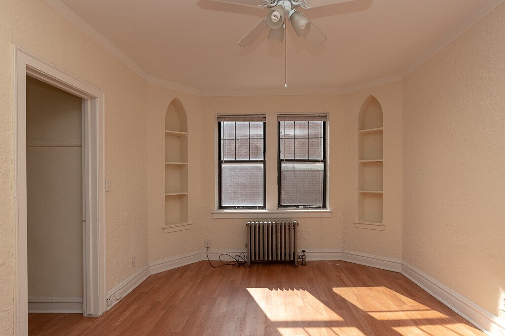 Building Photo - 4842 N Damen Ave