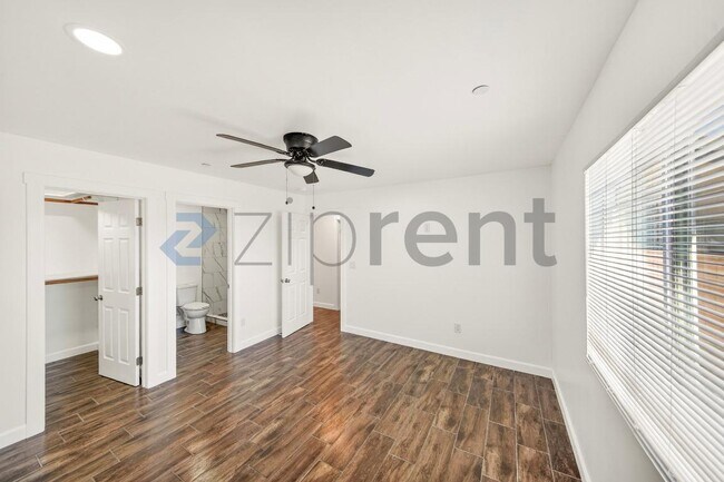 Building Photo - 1421 Astoria Pl