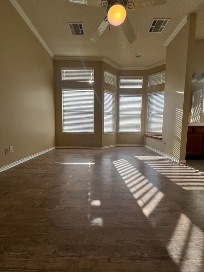 Building Photo - K624 - Wedgewood # 301