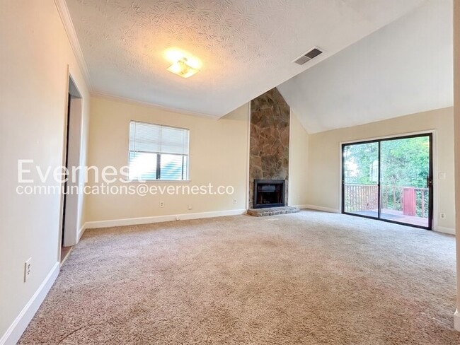 Building Photo - 1174 Ridgecrest Ln SE