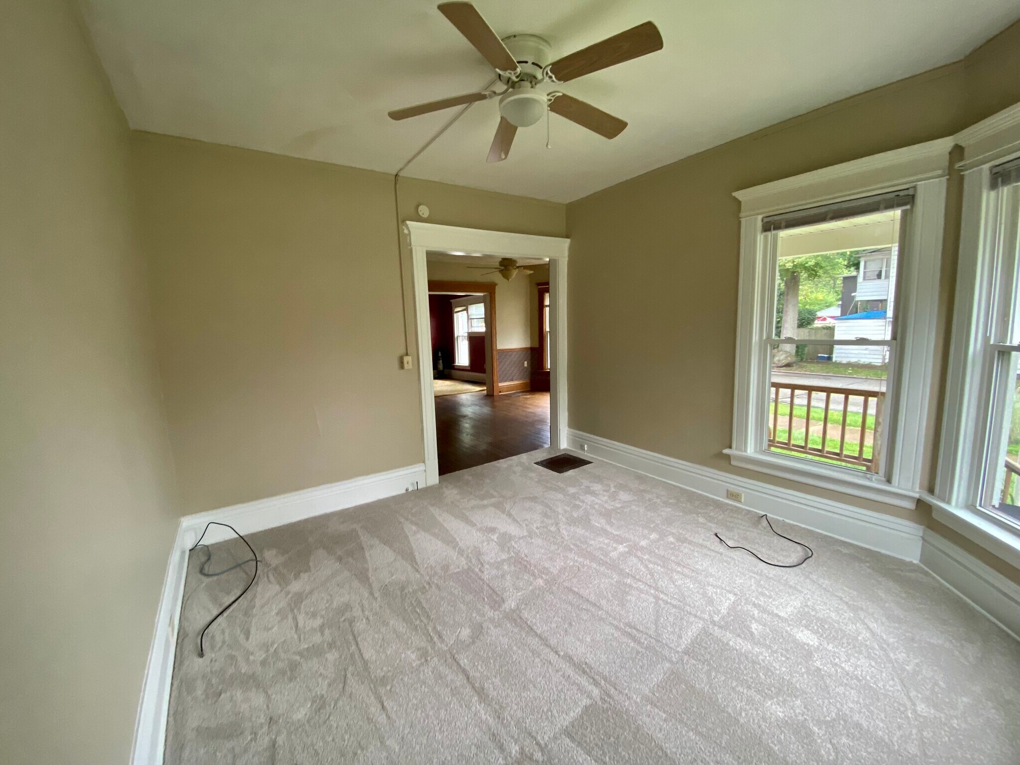 Building Photo - 1063 W 8th St