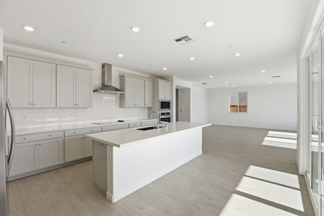 Building Photo - 3730 Benicia Ave