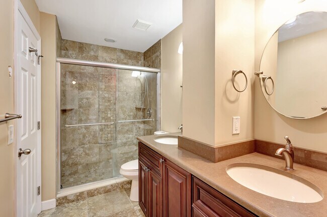 Building Photo - 2299 Treasure Isle Dr