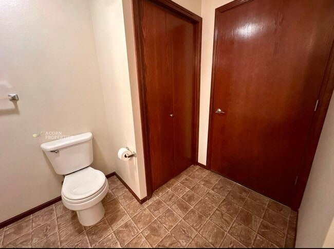 Building Photo - 1668 Stremler Dr