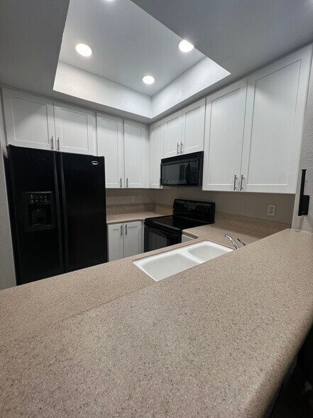 Building Photo - 2218 River Run Dr