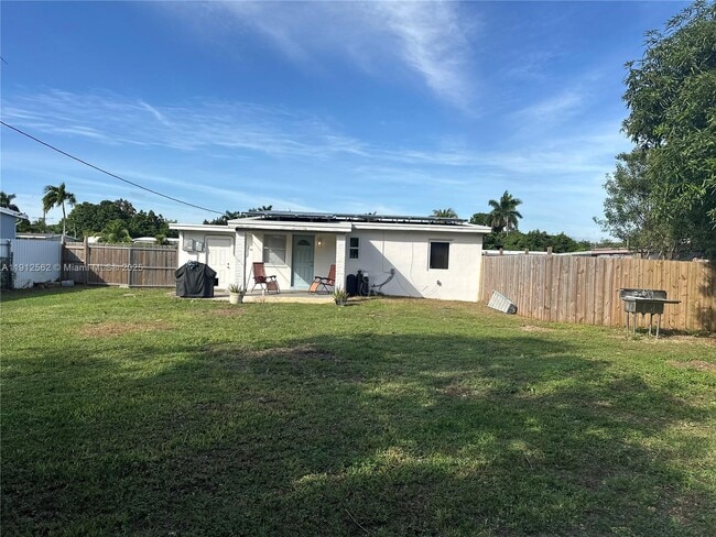 Building Photo - 420 NE 12th St