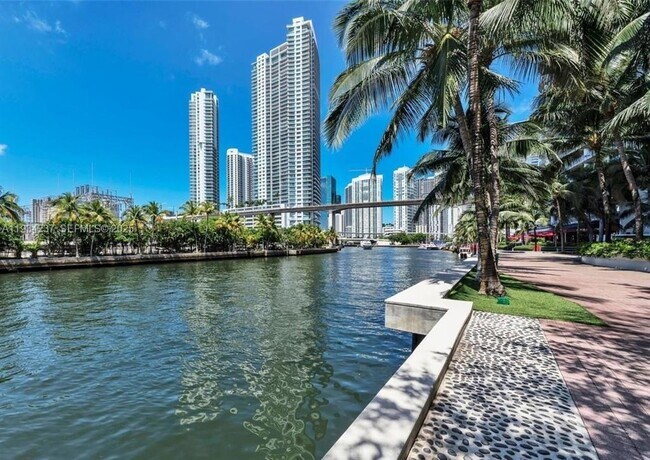 Building Photo - 185 SW 7th St