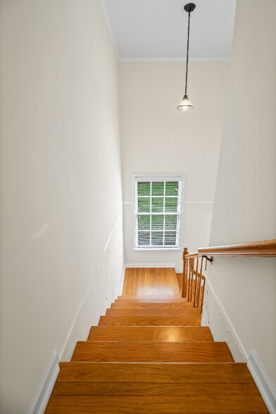 Building Photo - 1408 N Cherokee Ave