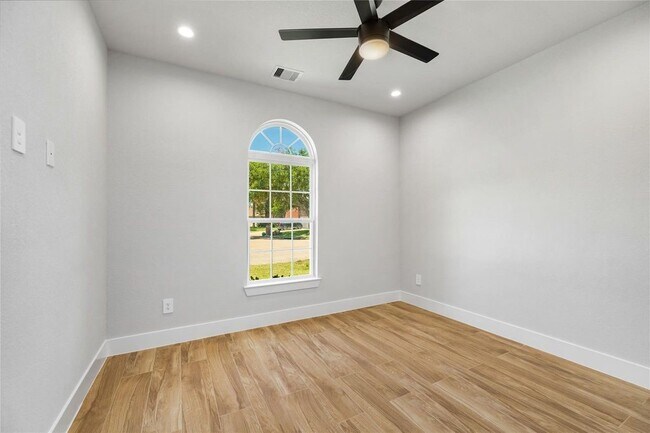 Building Photo - 14203 Sandalfoot St