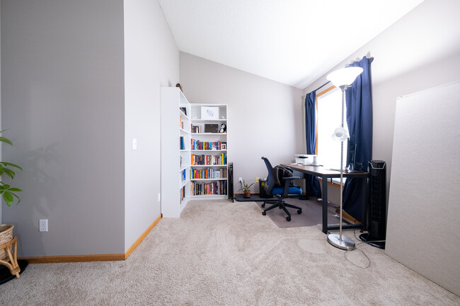 Building Photo - 439 2nd St NE