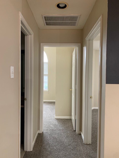 Building Photo - 15118 Carsen Bend Dr