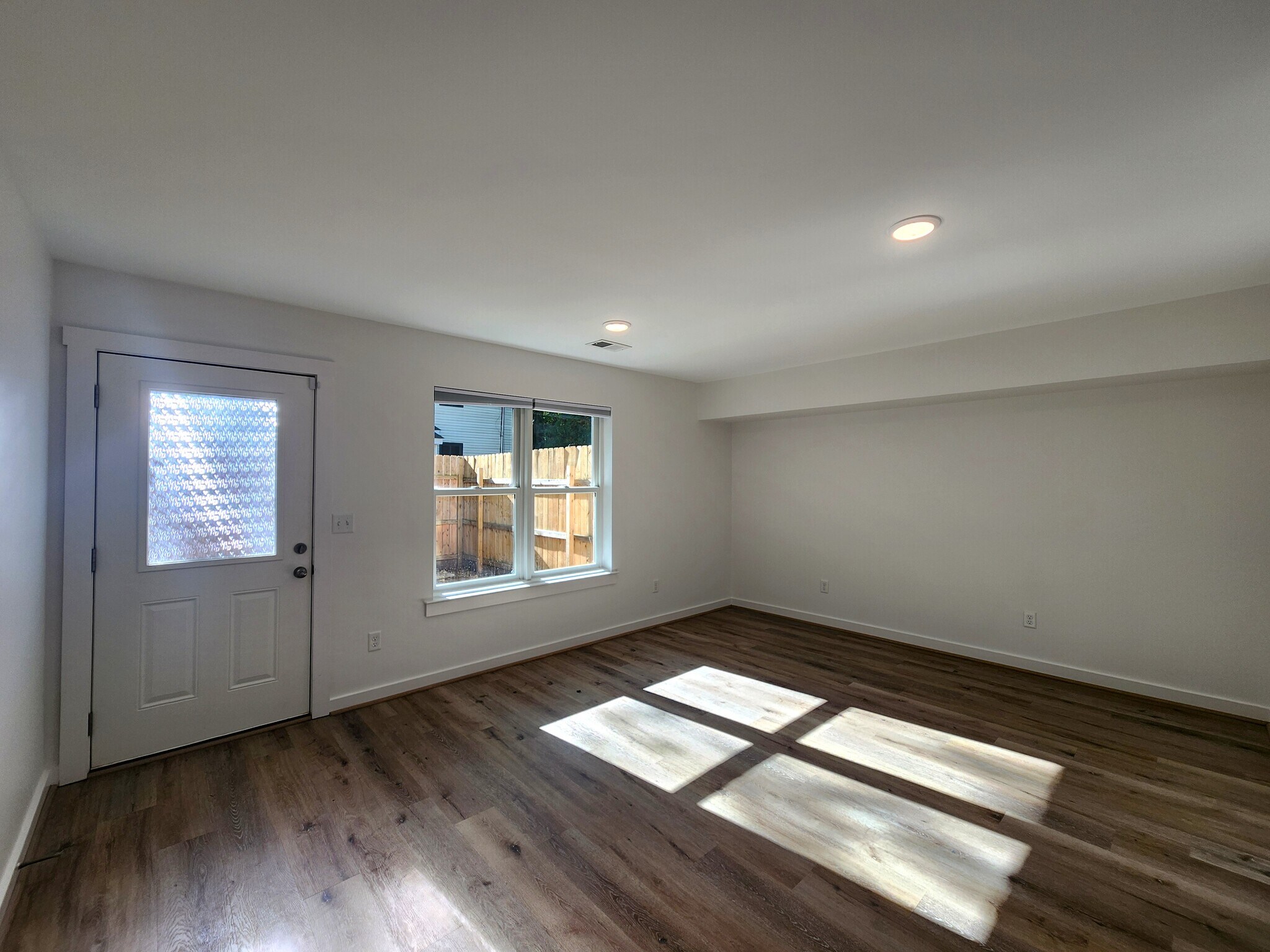 Building Photo - 1719 13th Ct S