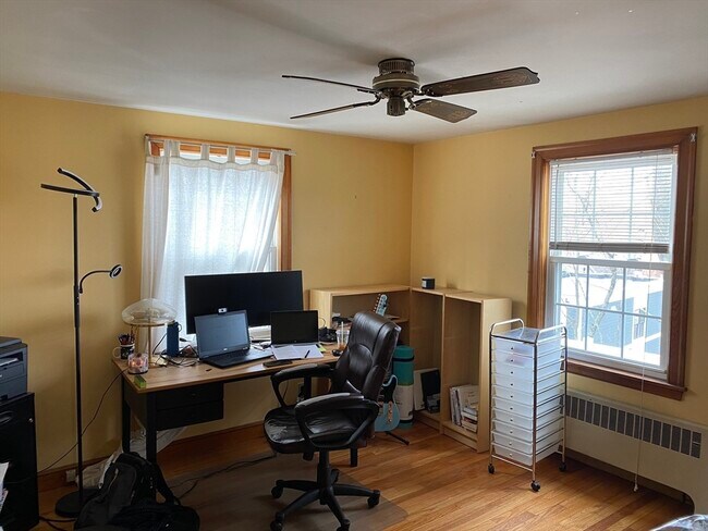 Building Photo - 11 Woodbury St