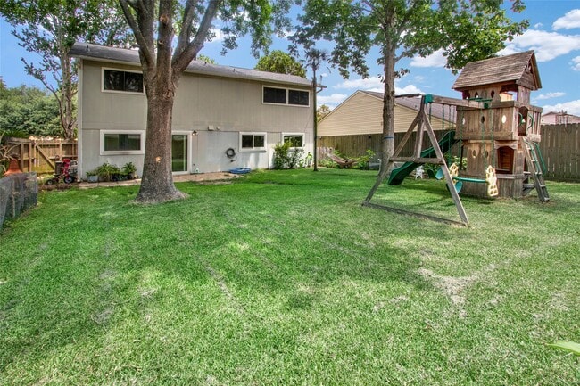 Building Photo - 414 Redway Ln