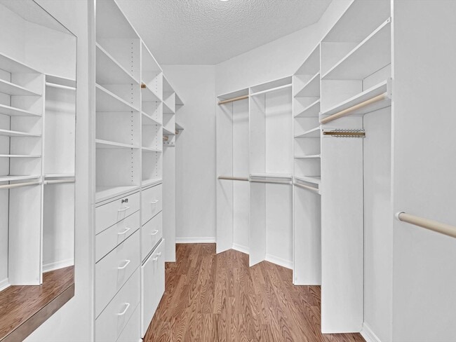 Building Photo - 6094 Lake Hibiscus Dr