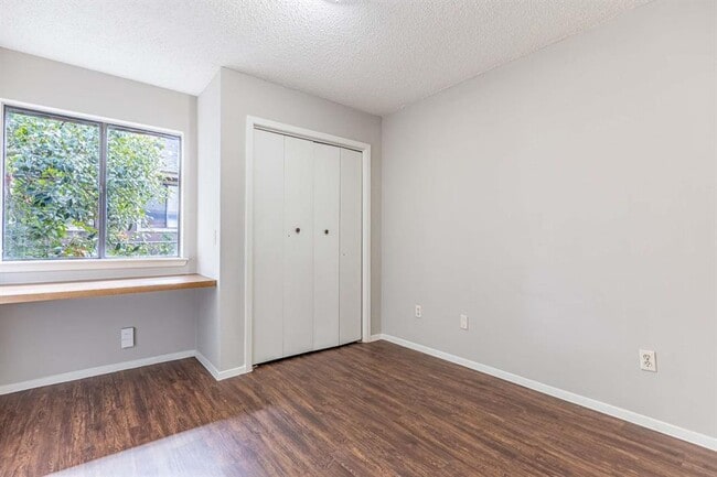 Building Photo - 6201 Berkett Cove