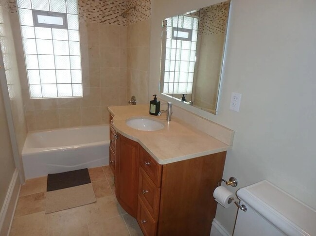 Building Photo - 2723-25-25A N Downer