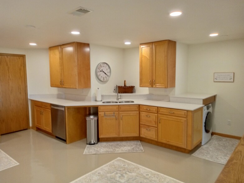 Building Photo - 1648 Northbrook Dr