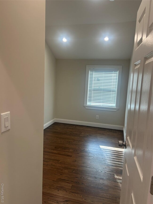 Building Photo - 147-24-147224 224th St