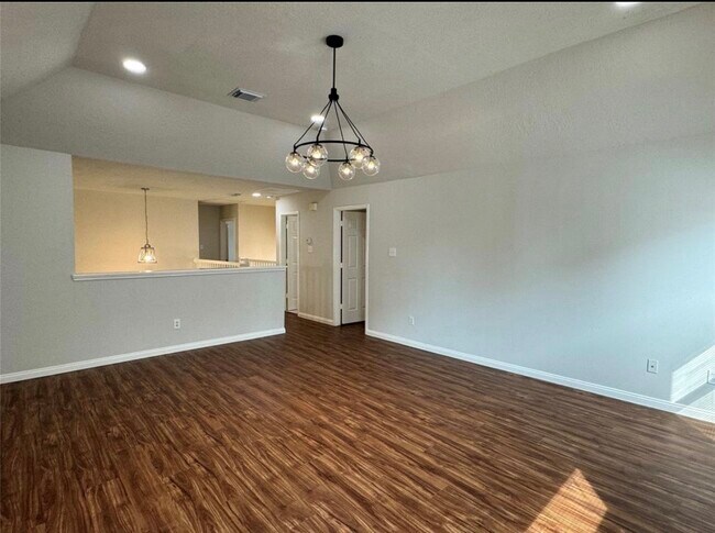 Building Photo - 5015 Cottonglen Ct