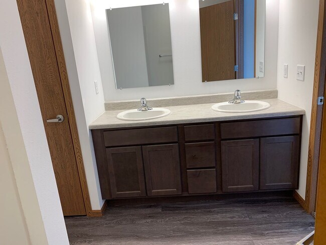 Building Photo - $500 off at Lipton Apartments – Your New H...