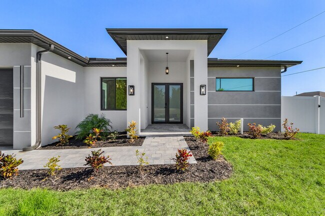 Building Photo - 1115 NW 25th Ave