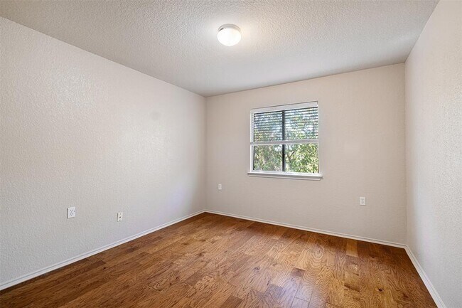 Building Photo - 7101 Thannas Way