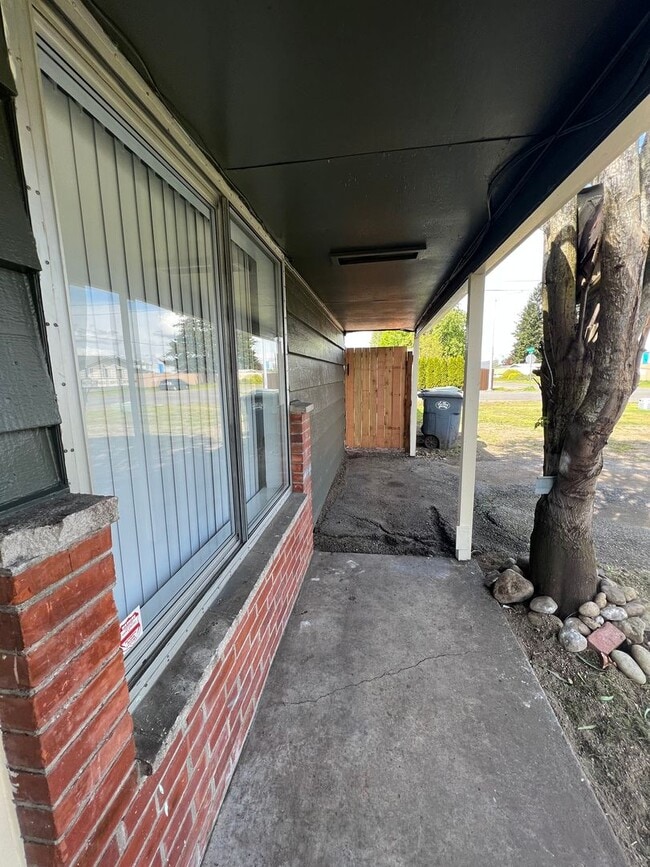 Building Photo - Parkland Duplex