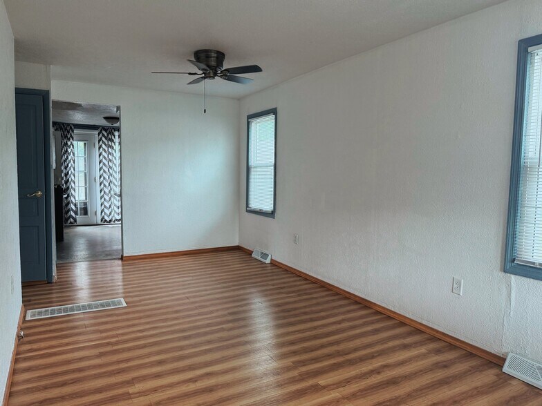 Building Photo - 347 Springfield Ave