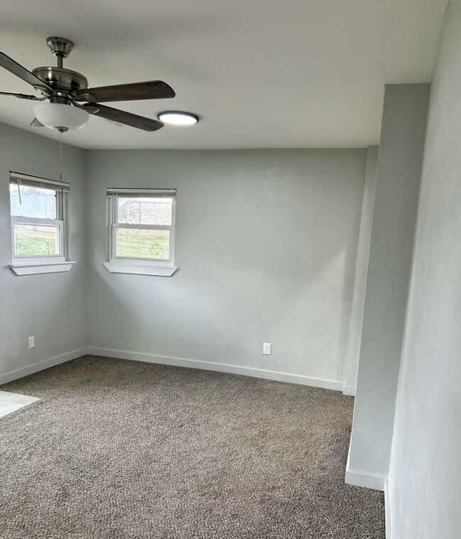 Building Photo - 3007 E Corona St