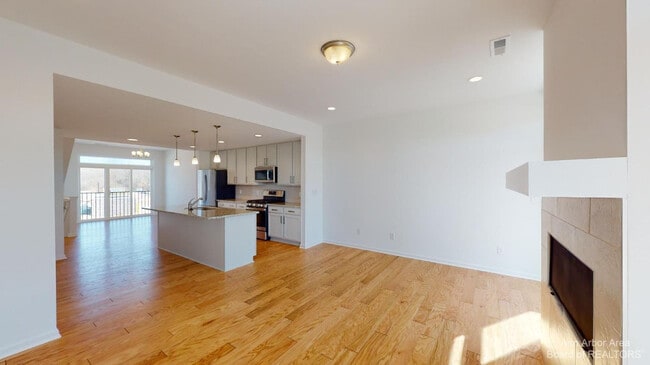 Building Photo - 2721 Bristol Rdg Dr