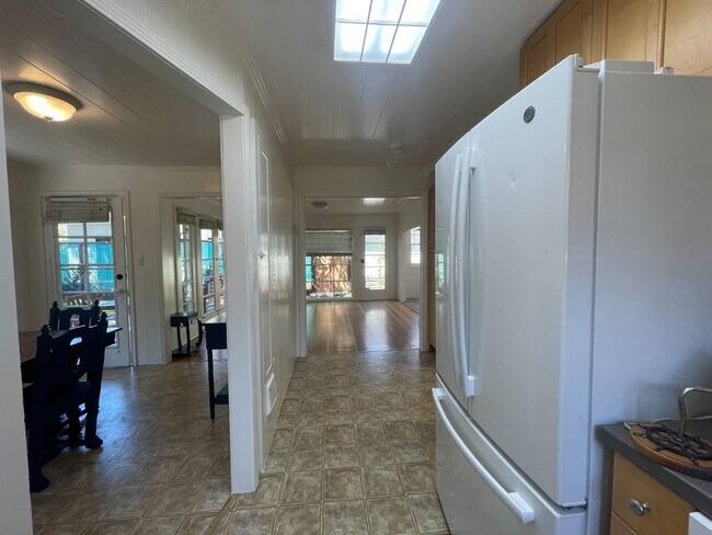Building Photo - 501 Palmer Ln