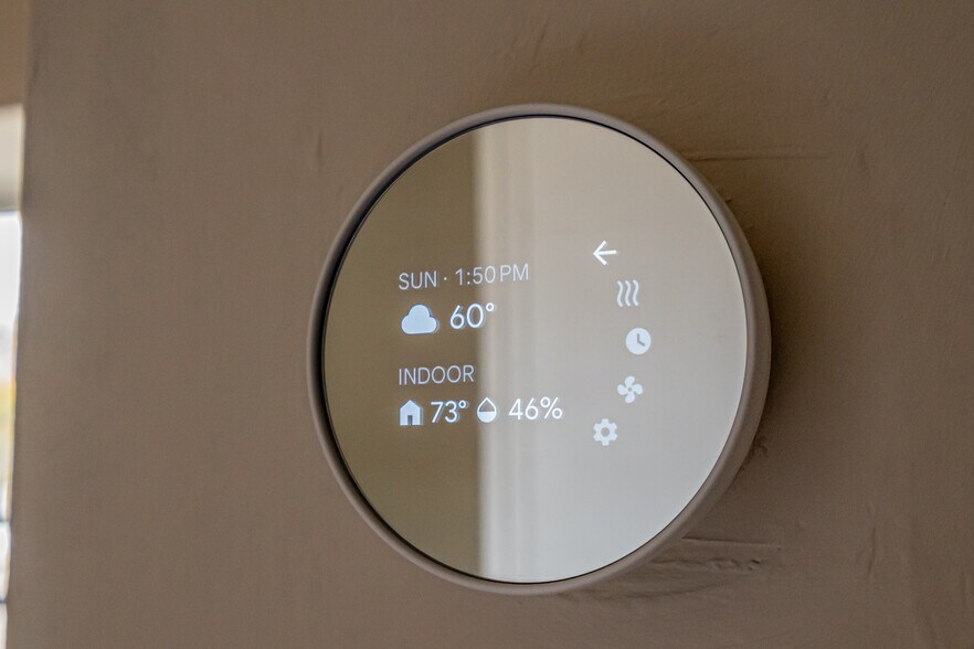 Building Photo - 4965 Americana Dr