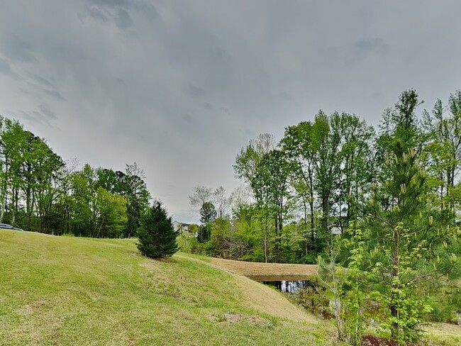 Building Photo - 105 Hilldebrant Dr