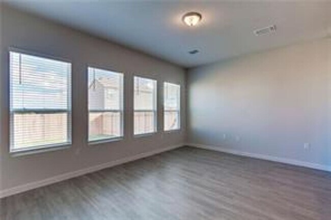 Building Photo - 15009 Ryman Rd