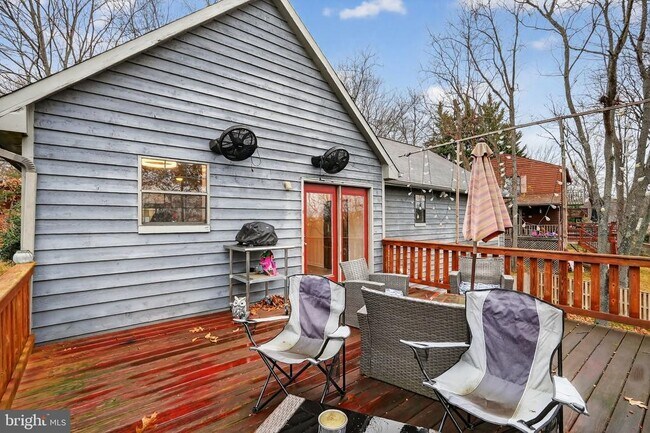 Building Photo - 7011 Fox Chase Rd