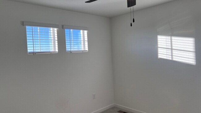 Building Photo - Charming 3 beds 2 baths in Commerce City!