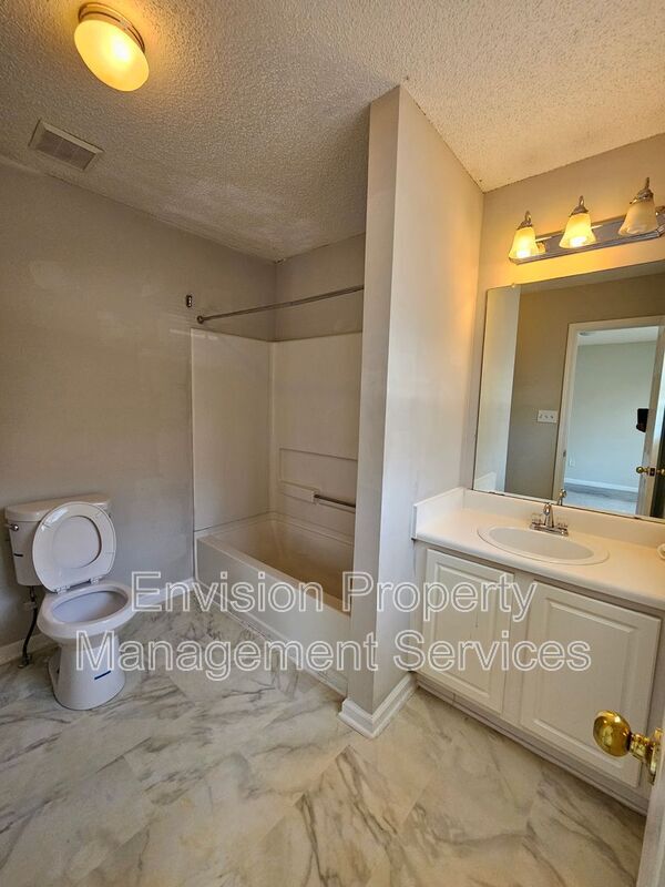 Building Photo - 3275 Oakley Pl