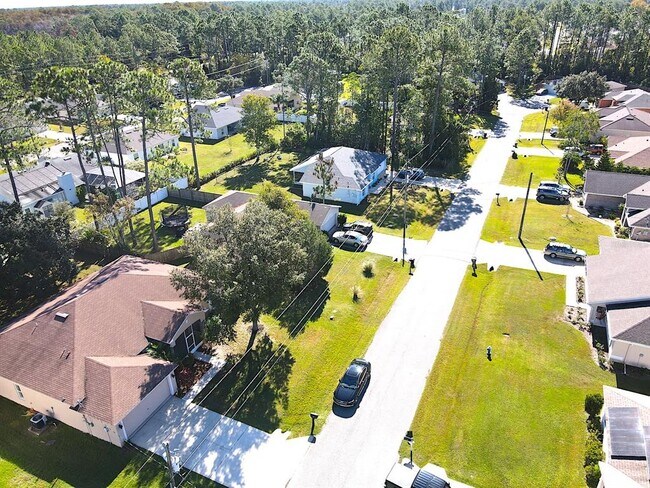 Building Photo - 7 Zither Ct