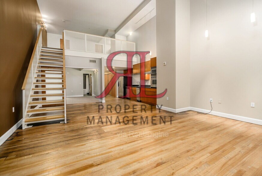 Building Photo - 106 N High St