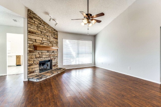 Building Photo - Cozy 3BR Located in Arlington!