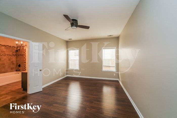 Building Photo - 10432 Kensington Cir