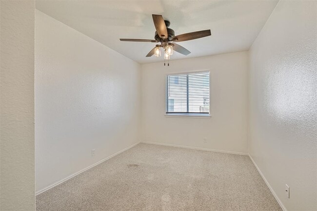 Building Photo - 105 Pentire Way