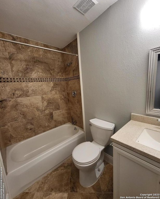 Building Photo - 656 Fern Meadow Dr