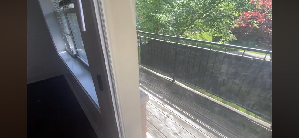 Building Photo - 2534 W Fitch Ave