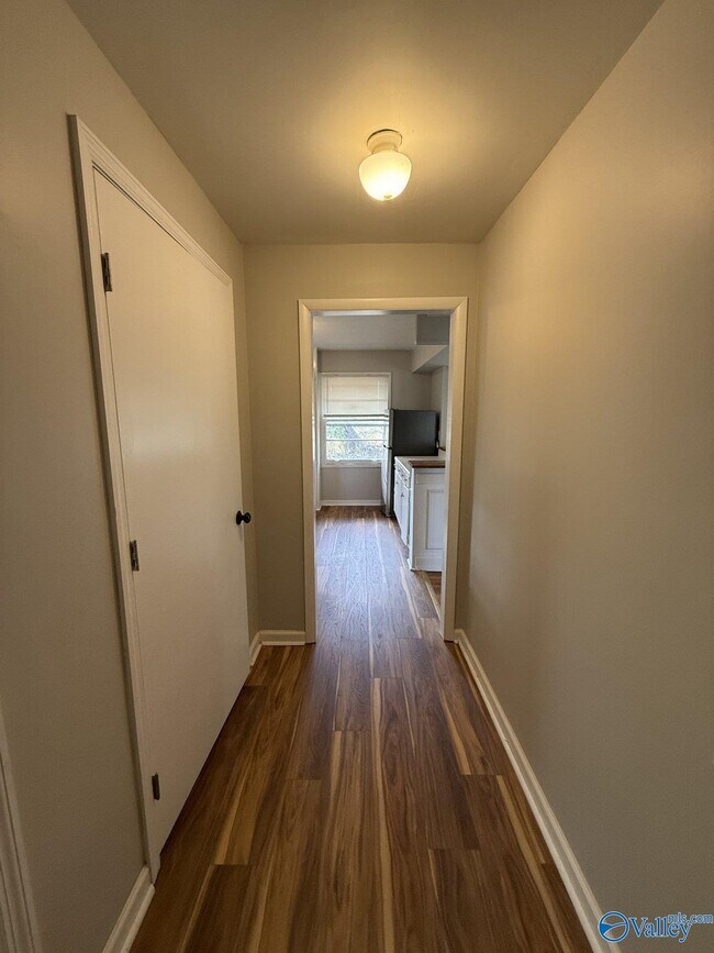 Building Photo - 403 Arthur St NW