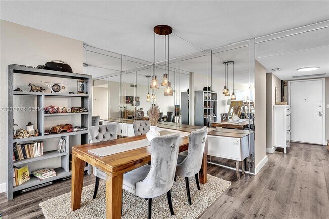 Building Photo - 3375 N Country Club Dr