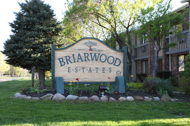 Briarwood Estates - 3937-4041 Mayfair Rd Uniontown OH 44685 | Apartment ...